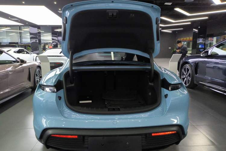 Used Porsche Taycan 2022-Year Updated Taycan
