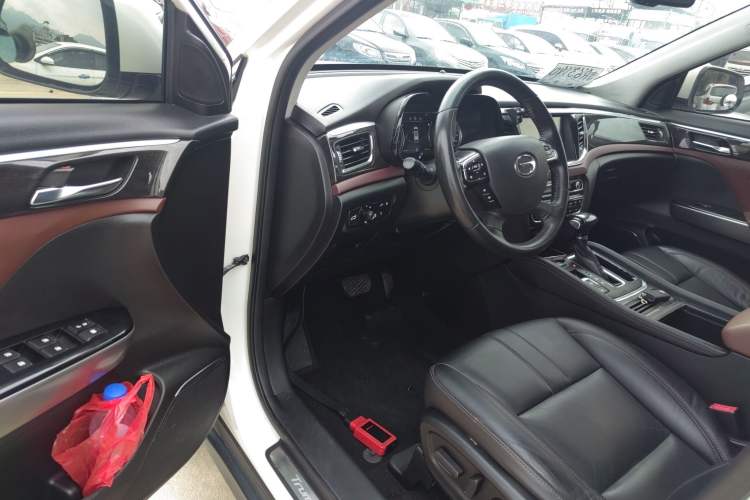 Used GAC Trumpchi GS8 2017 320T Two-Wheel Drive Luxury Edition (7 Seats)
