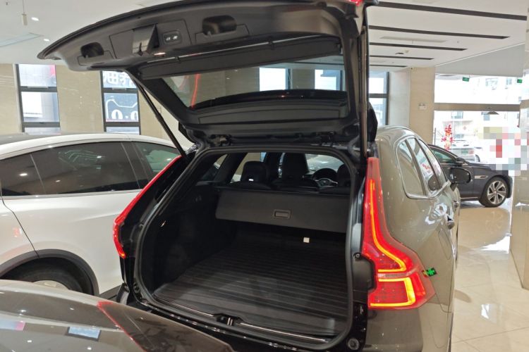 Used Volvo XC60 New Energy 2024 T8 Plug-in Hybrid Long-Range All-Wheel Drive Zhiyuan Polar Night Edition
