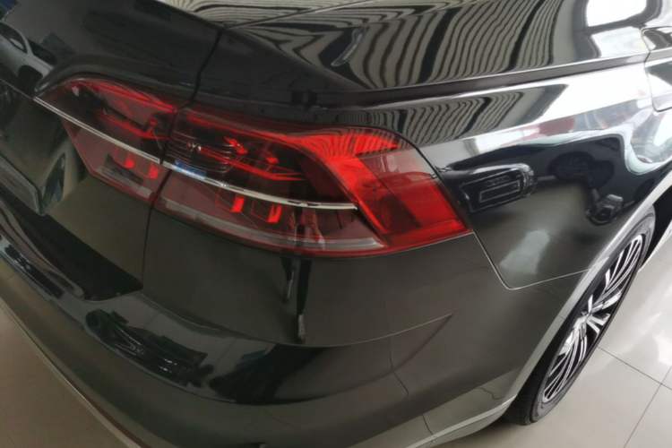 Used Volkswagen Phideon 2018 Revised Version 380TSI Two-Wheel Drive Business Edition
