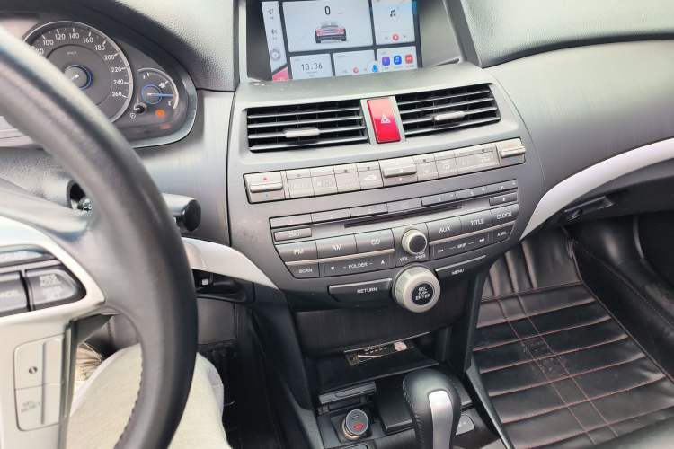 Used Honda Crosstour 2012 2.4L Luxury Edition Audio And AC Panel