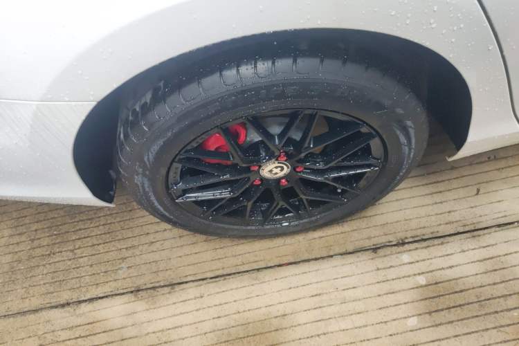 Used Buick Verano 2023 Pro Enjoyment Edition Right Rear Wheel Hub