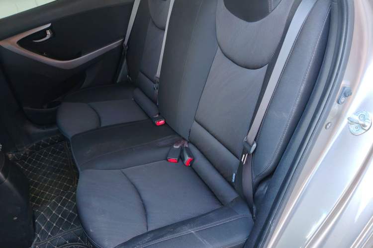 Used Hyundai Elantra (5th Generation / Langdong) 2016 1.6L Manual Fashion Edition Left Rear Seat