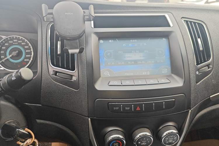 Used Geely Auto Vision 2015 1.5L Manual Happiness Edition