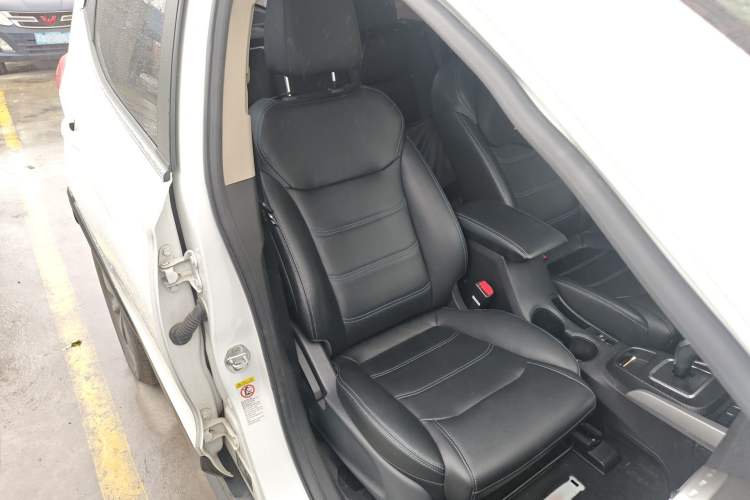 Used BYD Yuan New Energy 2018 EV360 Smart Connect Cool Edition Right Front Seat