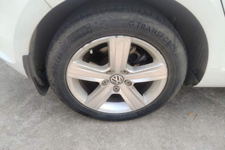 Used Volkswagen Golf 2014 1.4TSI Automatic Luxury Model Right Rear Wheel Hub