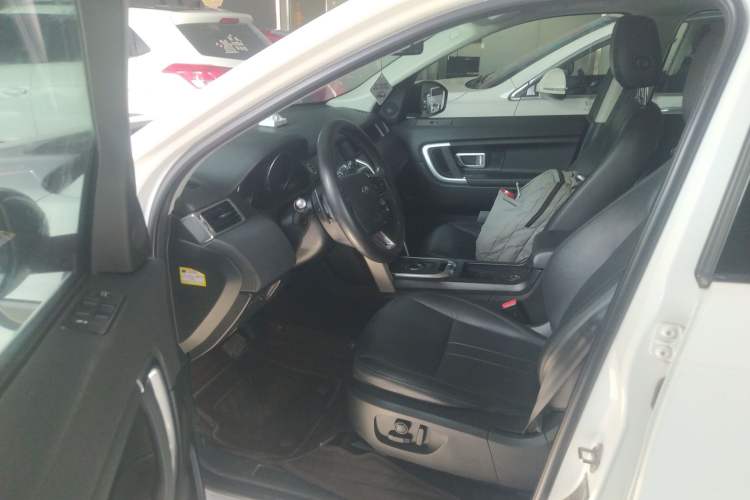 Used Land Rover Discovery Sport 2018 240 PS SE Version Driver Seat