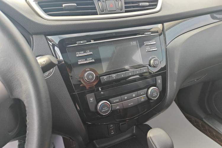 Used Nissan X-Trail 2014 2.5L CVT Luxury Edition 4WD
