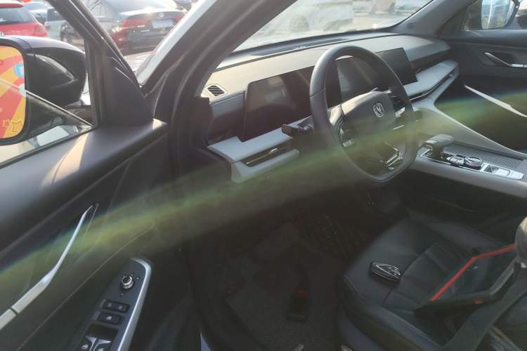 Used Changan CS75 PLUS 2024 3rd Generation Champion Edition 1.5T Intelligent Drive Dynamic Model
