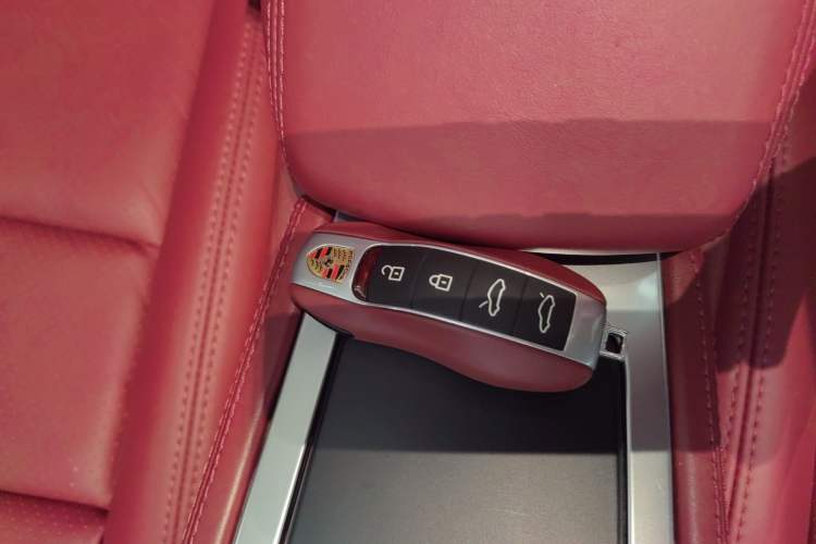 Used Porsche 718 2022 Boxster 2.0T Vehicle Key