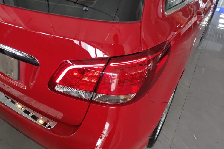 Used Mercedes-Benz B-Class 2015 B 200 Sport Edition Right Rear Taillight