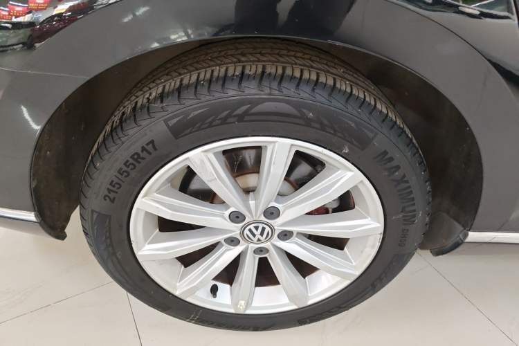 Used Volkswagen Magotan 2018 330TSI DSG Advanced Model Exterior 5