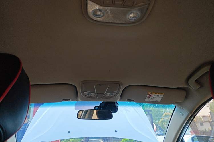 Used Geely Auto Emgrand 2017 Sedan Million Edition 1.5L Manual Luxury Model Headliner