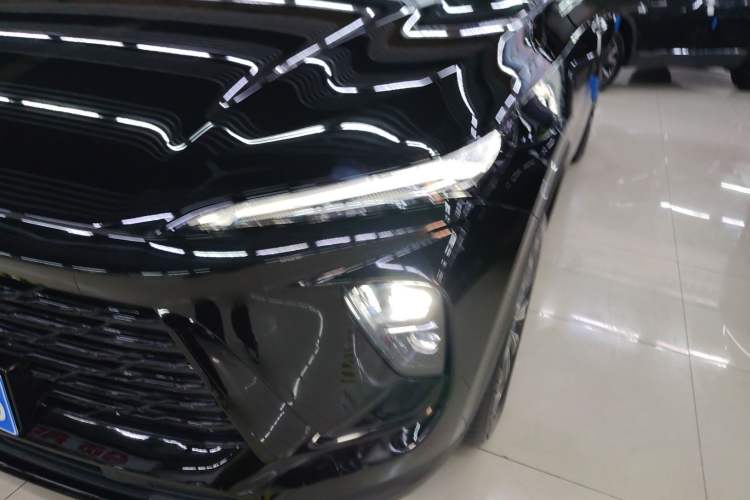 Used Buick Envision 2025 Encore Plus 28T Two-Wheel-Drive Platinum Edition