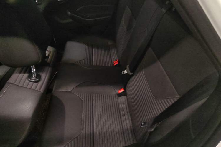 Used Ford Focus 2018 Hatchback Classic 1.6L Automatic Trendy SmartDrive Edition
