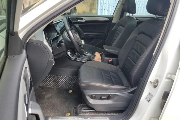 Used Volkswagen Tayron 2020 330TSI Two-Wheel Drive Luxury Smart Connectivity Version
