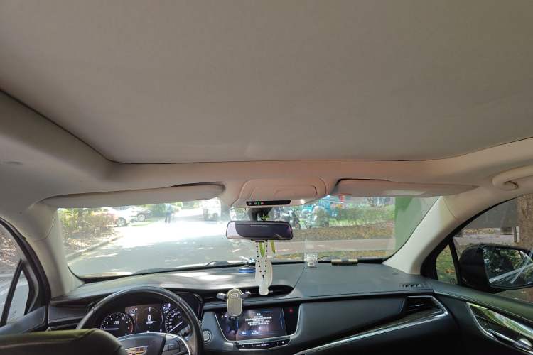 Used Cadillac XT5 2018 25T Luxury Model Headliner