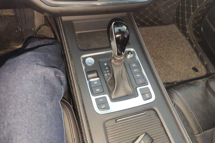 Used BYD Tang 2019 2.0T Automatic SmartConnect Luxury Edition 5 Seats China VI Standard