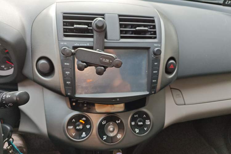 Used Toyota RAV4 2011 2.0L Automatic Luxury Edition
