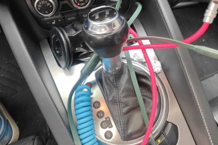 Used Audi TT 2011 TT Roadster 2.0TFSI Gear Lever