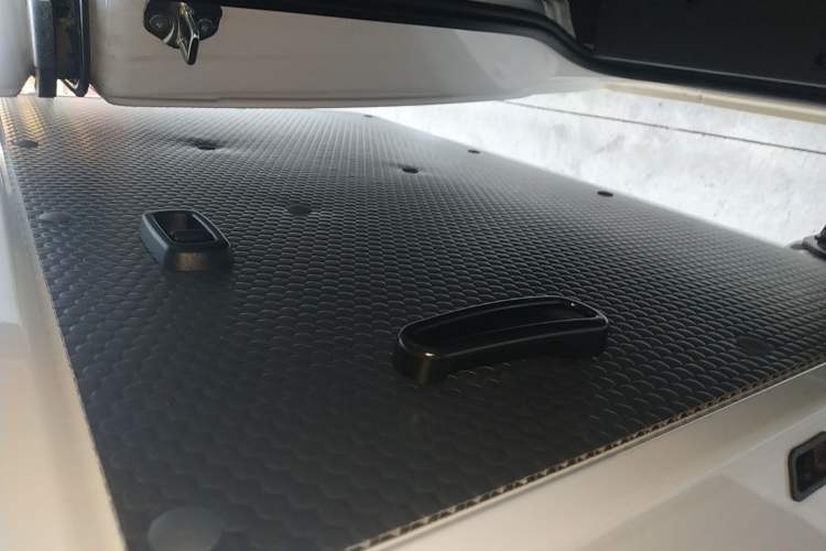 Used Wuling Yangguang 2024 300KM Comfort Version Passenger Van 75kW