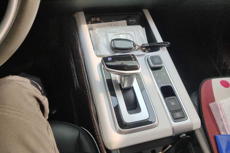 Used Hyundai ix35 2023 Musso 2.0L Prestige LUX Edition
