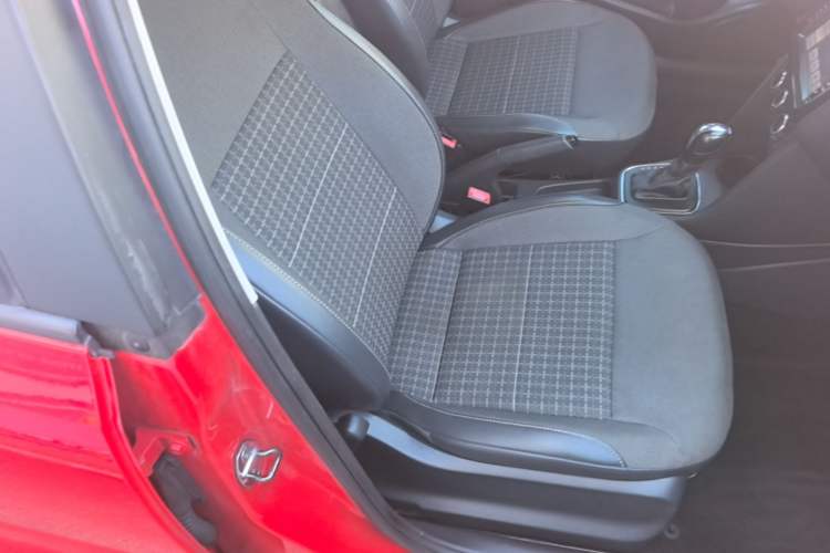 Used Volkswagen Polo 2014 1.6L Automatic Comfort Edition
