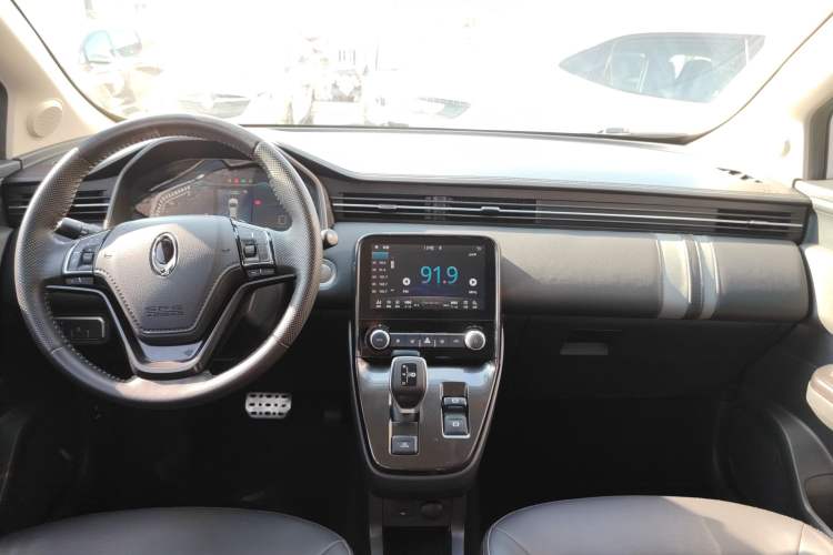 Used ORA iQ 2018 High-Range Version Smart Connectivity Model