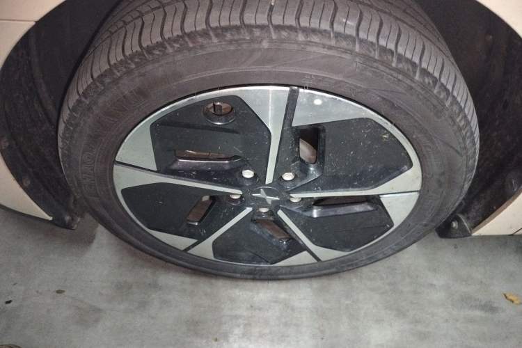 Used XPeng MONA M03 2024 515 Long-Range Left Front Wheel Hub