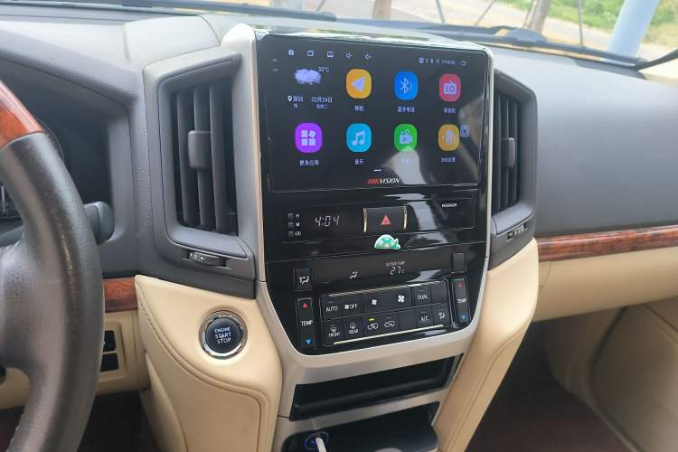 Used Toyota Land Cruiser 2015 4.0L V6 Middle East Low-Trim Version Audio And AC Panel