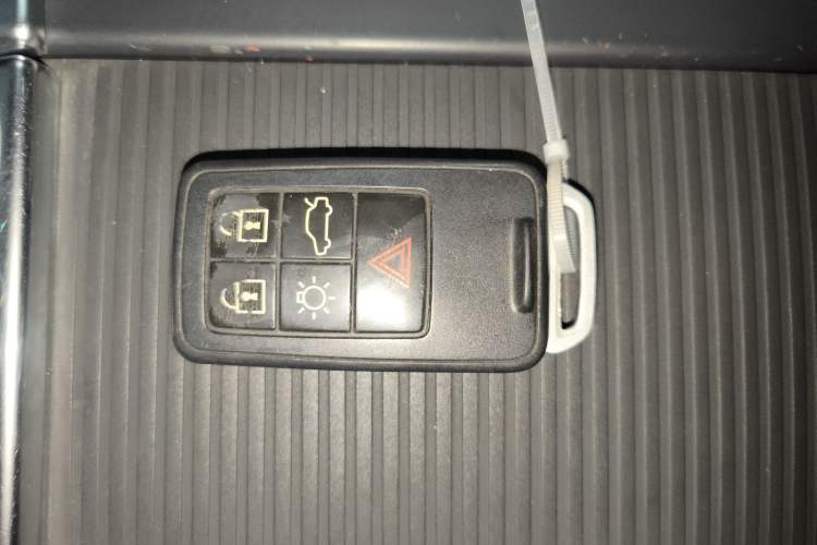 Used Volvo XC60 2017 T5 AWD Smart Upgrade Edition