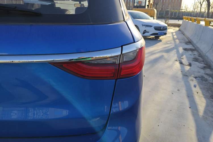 Used BYD Song MAX 2017 1.5T Automatic Smart Connect Prestige 7-Seater Right Rear Taillight