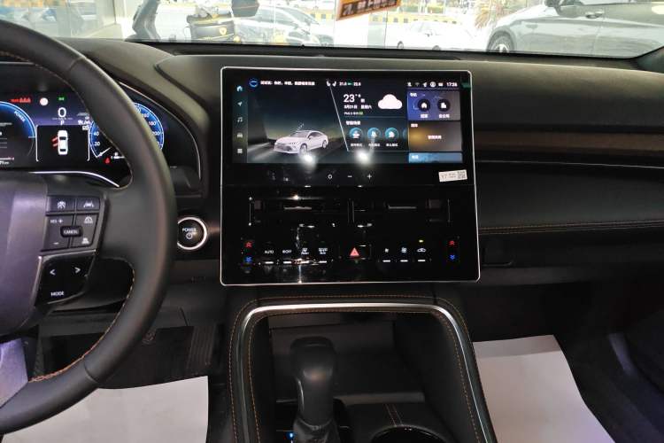 Used Toyota Avalon 2024 Dual-Motor 2.0L Luxury Edition
