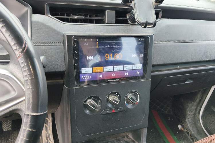 Used Wuling Zhengcheng 2022 2.0L Manual Entrepreneurial Version Audio And AC Panel