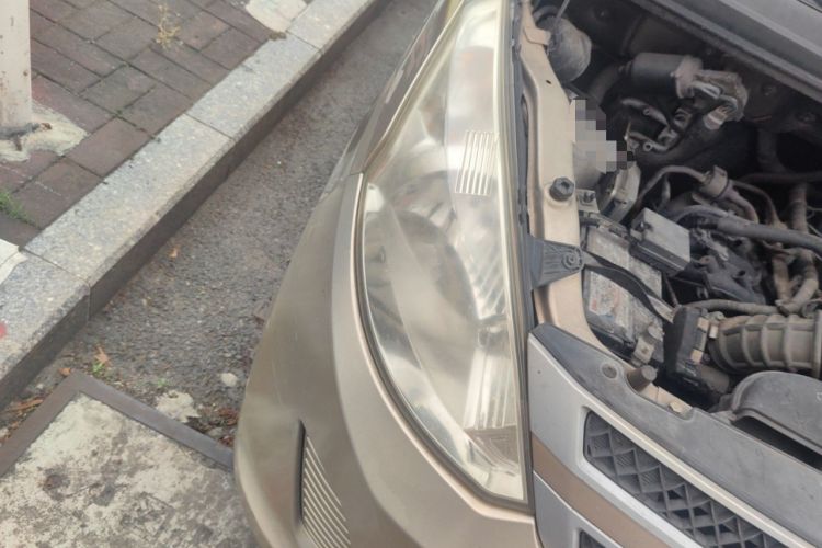 Used Wuling Rongguang V 2016 1.5L Practical Version Right Front Headlight