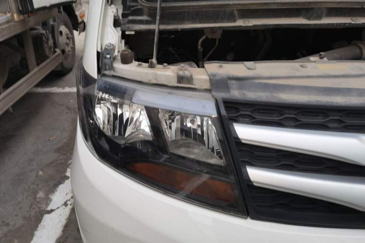 Used JAC Refine M3 2019 1.8L 5-Seater Express Edition Right Front Headlight