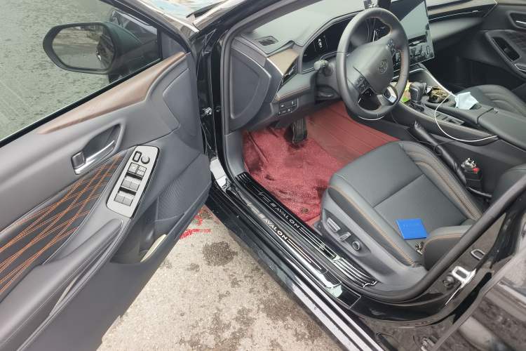 Used Toyota Avalon 2024 2.0L Luxury Edition Driver Seat