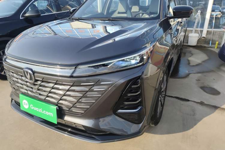 Used Changan CS75 PLUS 2024 3rd Generation Champion Edition 1.5T Intelligent Drive Dynamic Model
