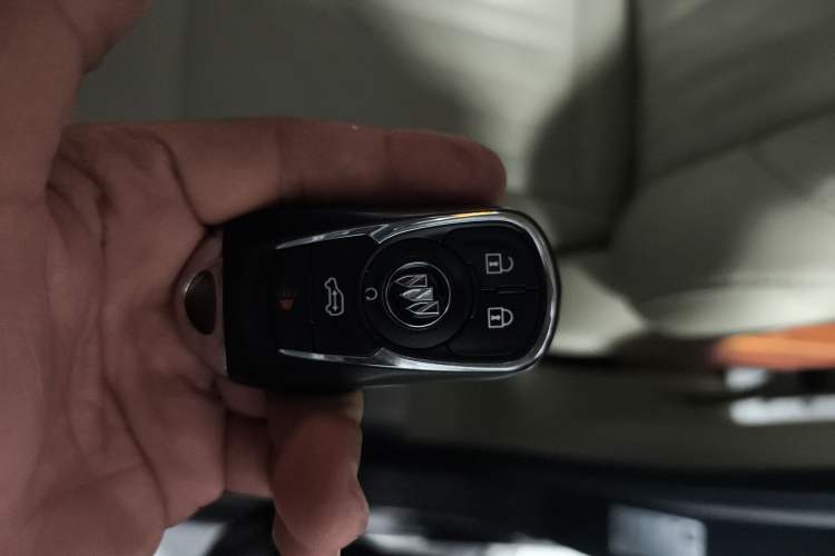 Used Buick GL8 2023 Land Executive Class 652T Luxury Model
