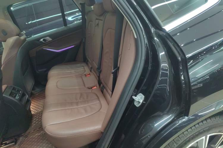 Used BMW X5 2020 xDrive30i M Sport Package Left Rear Seat