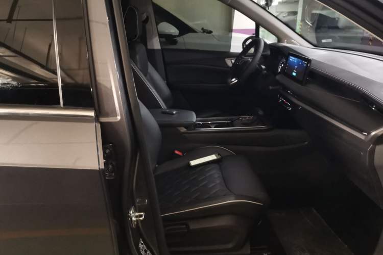 Used Wuling Jiachen 2022 1.5T CVT Deluxe Flagship Edition
