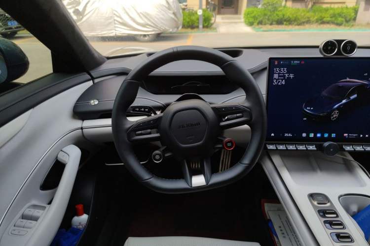 Used Xiaomi Auto SU7 2024 Four-Wheel Drive Ultra-Long Range Advanced Intelligent Driving Max Edition