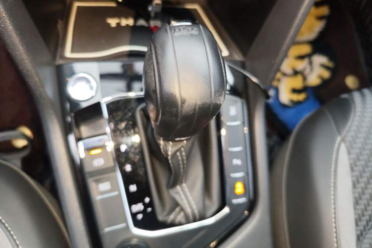 Used Volkswagen Tharu 2019 280TSI Two-Wheel Drive R-Line China VI Standard