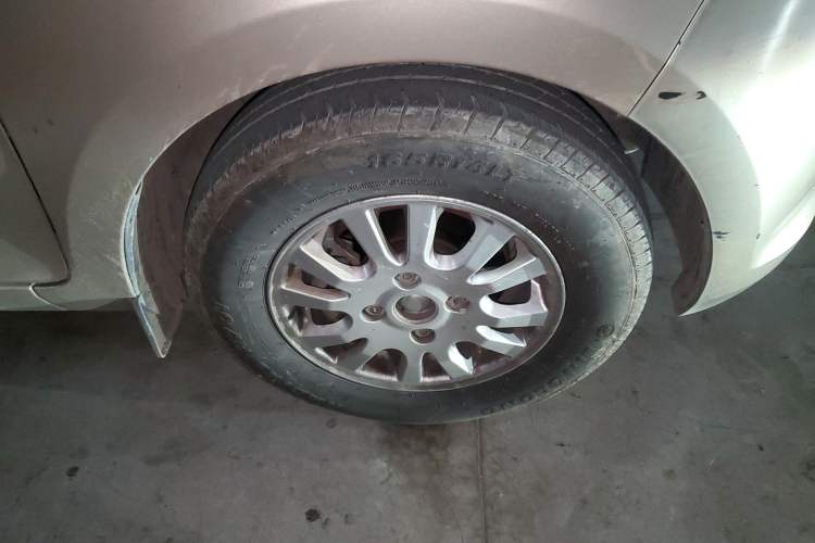 Used Wuling Rongguang V 2019 1.5L Practical Model China VI LAR Right Front Wheel Hub