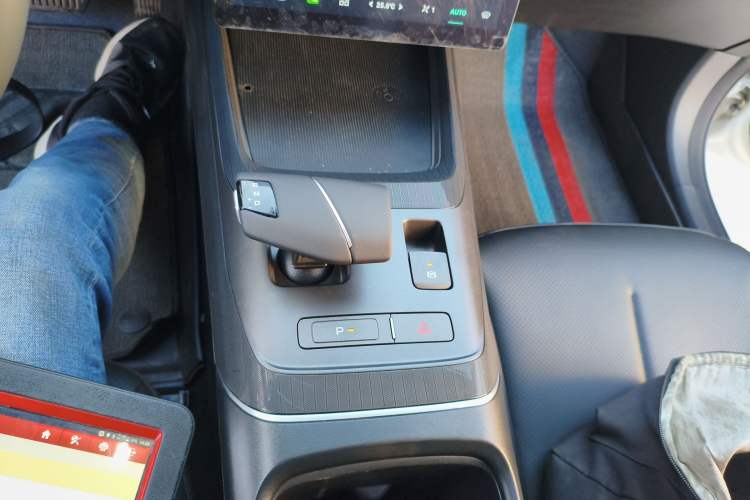 Used CHANGAN Eado DD 2023 Blue Whale NE 1.5T GDI DCT Luxury Edition Gear Lever