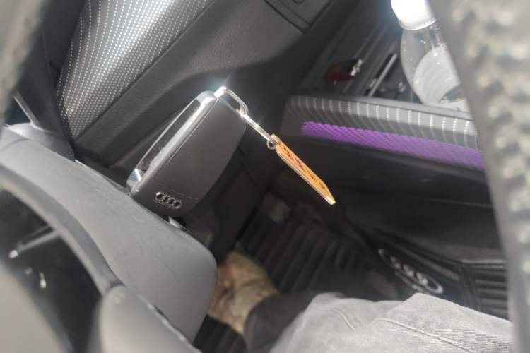 Used Audi Q2L 2018 35 TFSI Launch Exclusive Edition China VI Vehicle Key