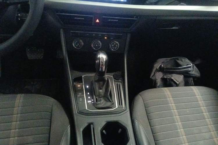 Used Volkswagen Lavida 2022 1.5L Automatic Vision Edition Gear Lever