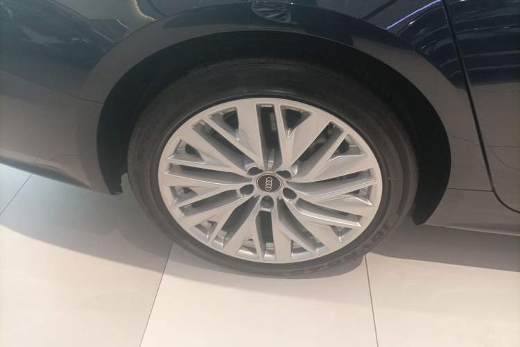 Used Audi A7L 2024 45TFSI S-line Dream-Building Edition Flow Crystal Package