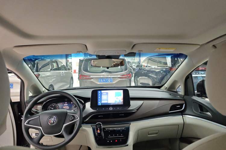 Used Buick GL8 2023 Land Executive Class Comfort Model
