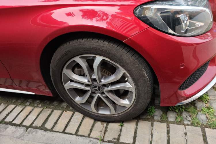 Used Mercedes-Benz C-Class 2018 C 180 L Fashion Edition Sport Version Right Front Wheel Hub